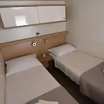 キャンプ場 Mobile Homes Sara - Camping Turanj , Adriatic , Dalmatia トゥラニ