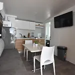 Mobile Homes Sara - Camping Turanj , Adriatic , Dalmatia キャンプ場 トゥラニ